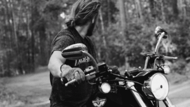 Misteri Sensasi Ditemani Saat Naik Motor Sendiri: Penjelasannya di Sini