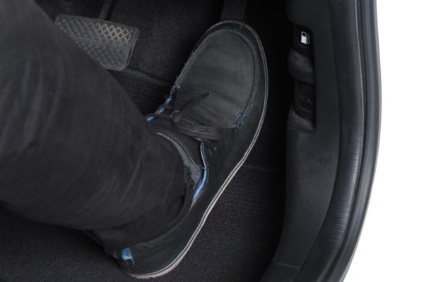 Rem Mobil Kurang Pakem? 5 Tips Aman Berkendara