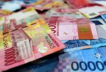 Sopir Taksi Online Geram: Komisi 10 Persen Terlalu Tinggi!