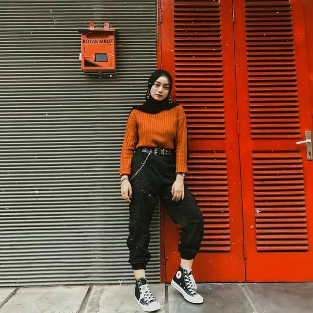Tampil Sporty Ke Kantor? 3 Aksesori Modis & Simpel Ini Jawabannya