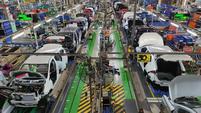Tarif Trump Ancam Produksi Mobil: 1,5 Juta Unit Hilang 2025