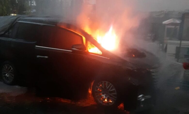 Alphard Hangus Terbakar, Misteri di Parkiran Kos Cempaka Putih
