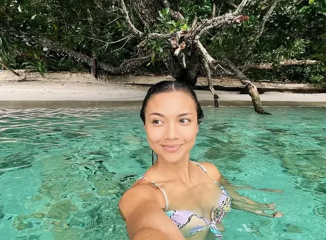 Angela Gilsha: Kapal Misterius Kejar Usai Snorkeling Raja Ampat
