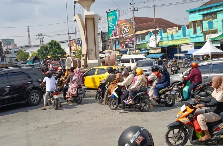 Arus Mudik Lamongan Lebaran Hari Kedua: Lancar, Aman, dan Terkendali