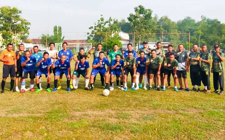Babinsa vs Perangkat Desa: Pertandingan Sepak Bola Epic Gerbang Timur