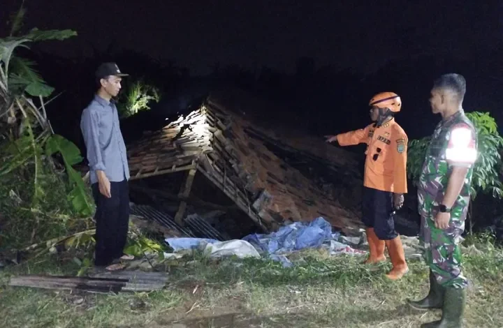 Badai Dahsyat Ciamis: 12 Rumah Rusak, Dusun Terdampak Parah