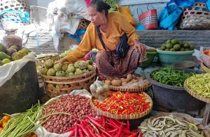 Gresik Deflasi: Harga Cabai & Ikan Anjlok Drastis!