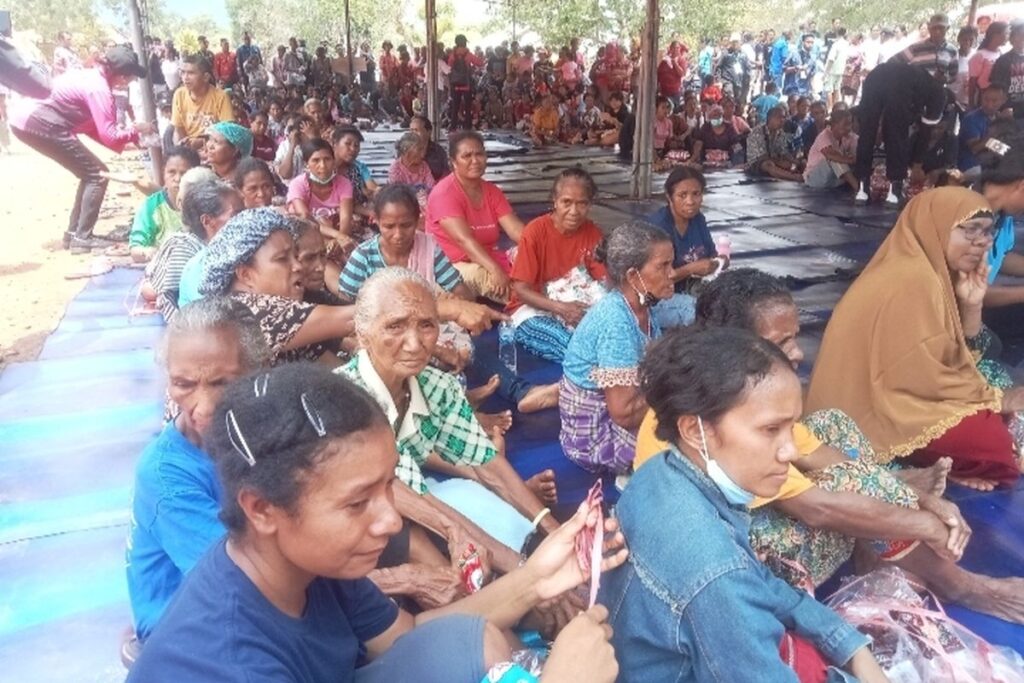 Gunung Lewotobi Meletus: Logistik & Dapur Umum Siap Bantu Pengungsi