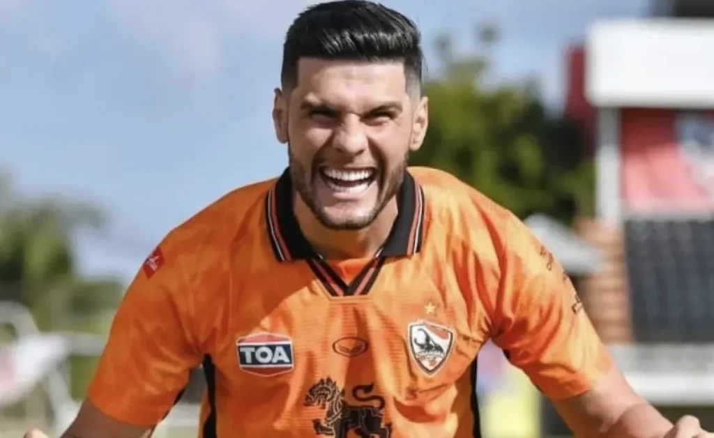 Julio Cesar Resmi Persib: Bek Kuat Gantikan Nick Kuipers?