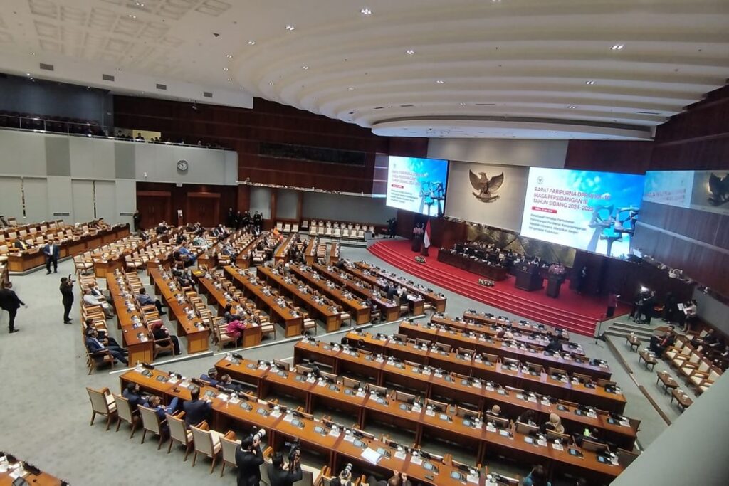Langkah DPR Pasca Putusan MK: Pemilu Nasional & Daerah