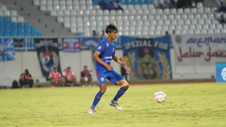 Persib Rekrut Bek Muda Arema? Transfer Bomb Maung Bandung!