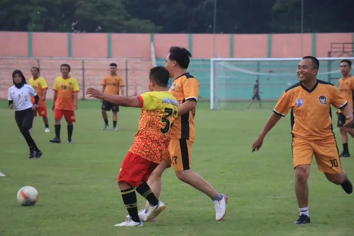 Polres Bojonegoro vs Jurnalis: Adu Strategi Sepak Bola Seru