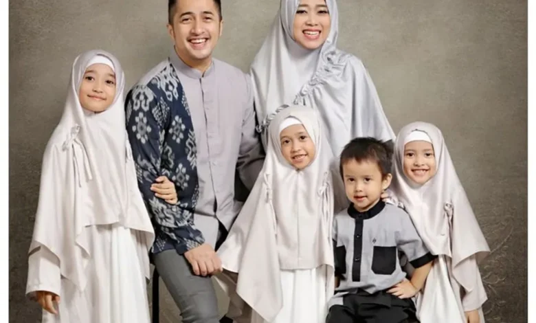 Rahasia Pernikahan Harmonis 16 Tahun: Irfan Hakim & Istri, Tanpa Permintaan?