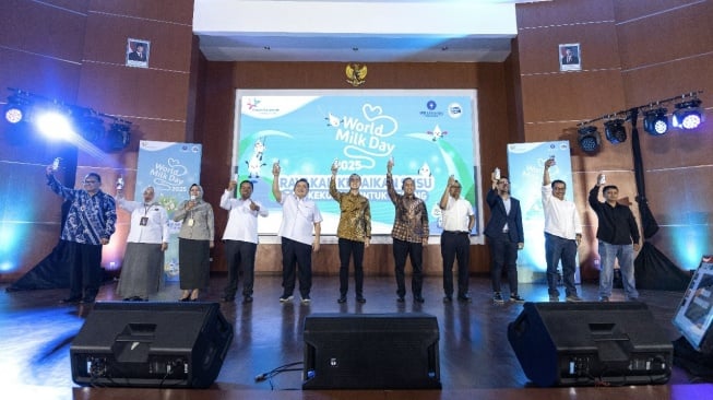Rahasia Tubuh Sehat & Kuat: Jelajahi Manfaat Susu & Peternakan Modern Hari Susu Sedunia 2025