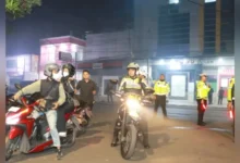 Suporter Persela Ramaikan Alun-Alun Lamongan: Malam Siaga Spektakuler