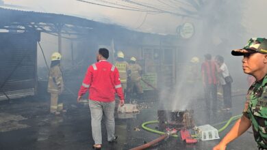 Tragedi Pasar Kampung Ambon: 8 Kios Hangus Terbakar Cepat