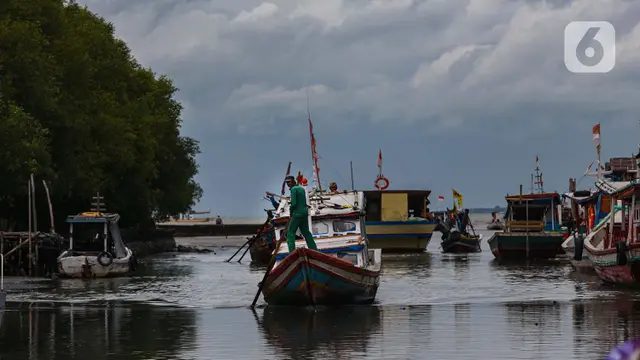 Waspada! Gelombang 4 Meter Ancam Pesisir Selatan Banten