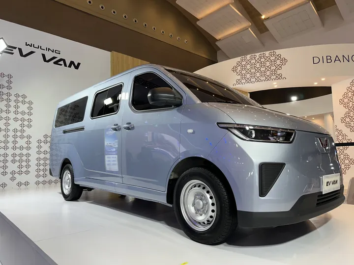 Wuling EV Van: Revolusi Kendaraan Niaga Listrik di PEVS 2025
