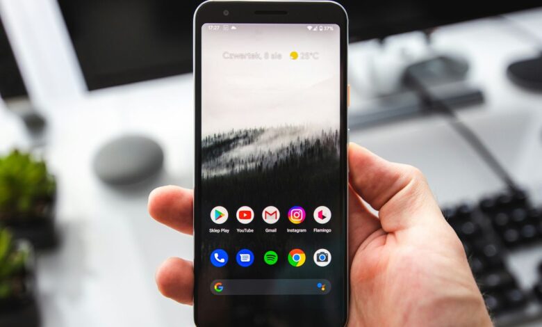 Rahasia Hemat Baterai HP: Tutup Aplikasi Latar Belakang?